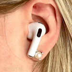 Apple AirPods (2rd generation) with Lightning Charging Case